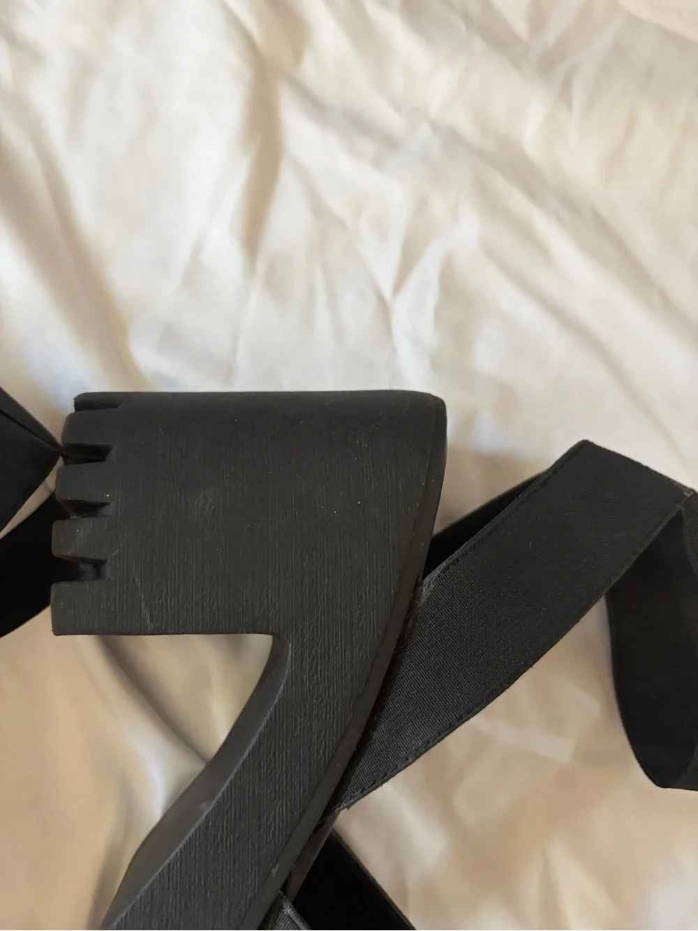 Madden Girl Black Chunky Platform Strappy Sandal Size 9